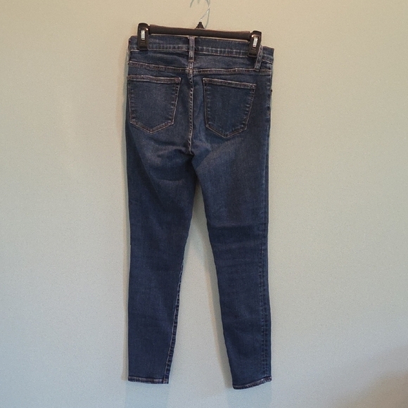 J. Crew 8" Toothpick Vista Wash Jeans Womens Size 27 Sits At Hip Cropped Leg - Picture 8 of 10